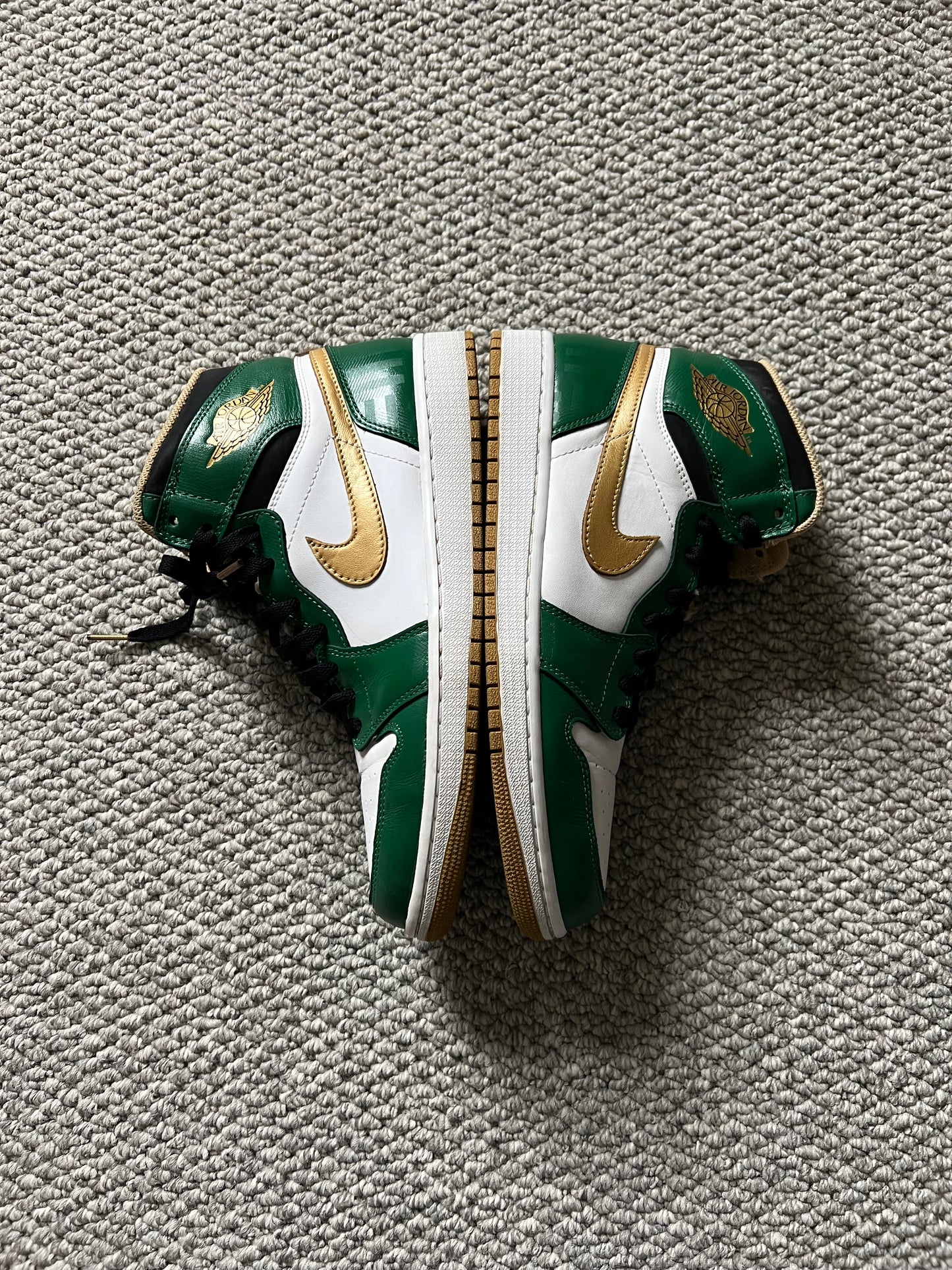 Celtics Jordan 1 Retro High OG