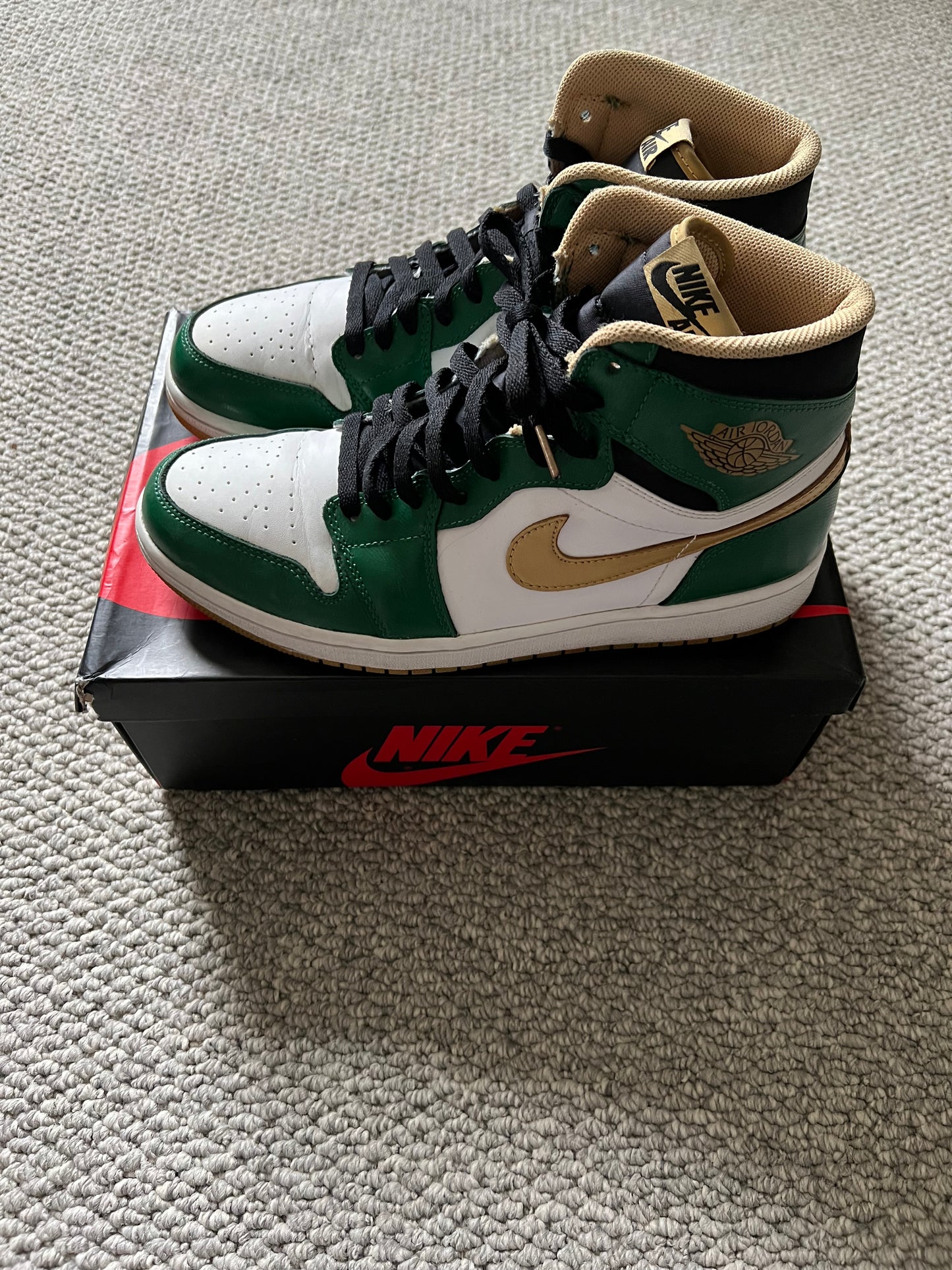 Celtics Jordan 1 Retro High OG