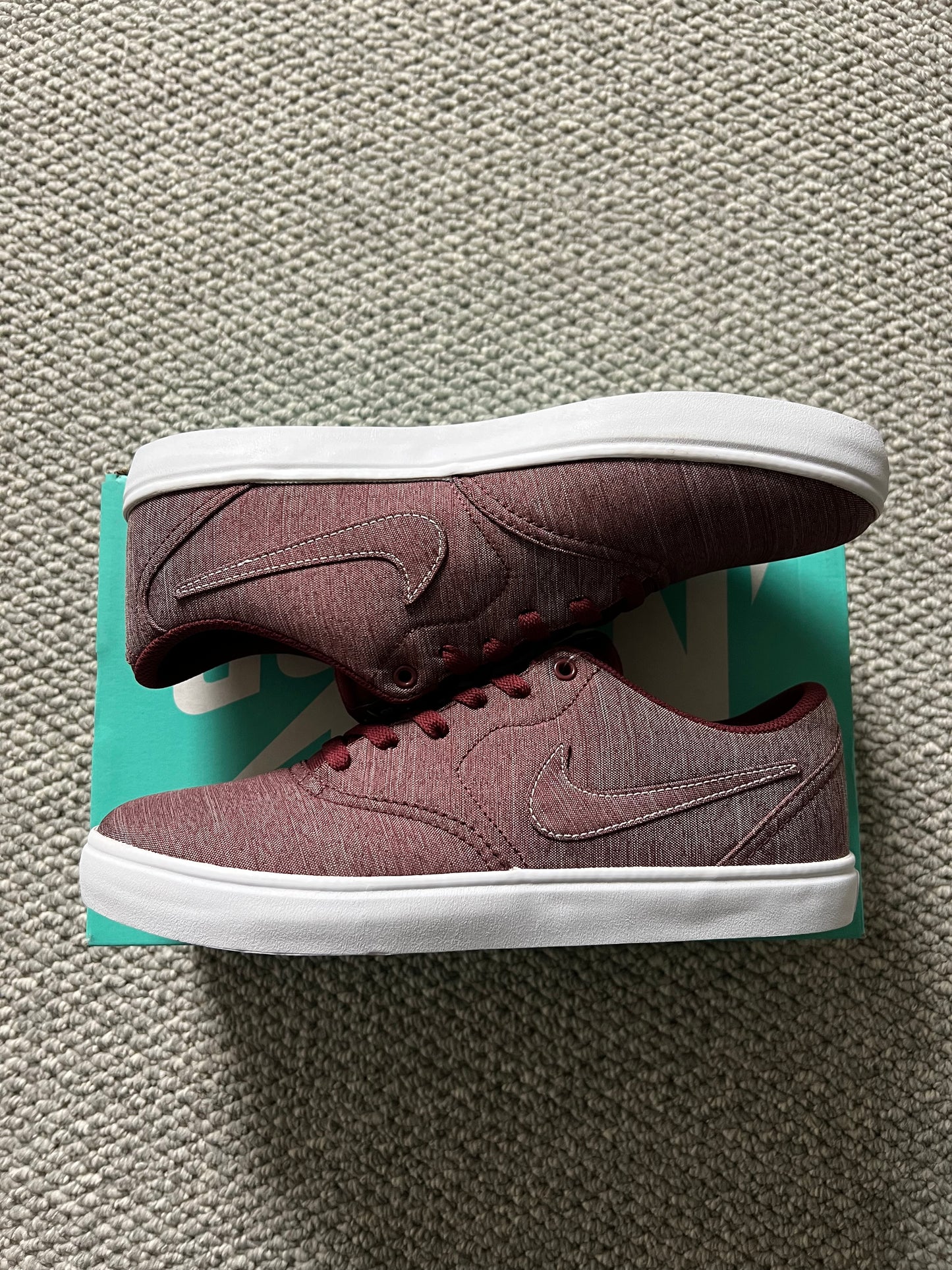 Red Nike SB Solar CNVS PRM