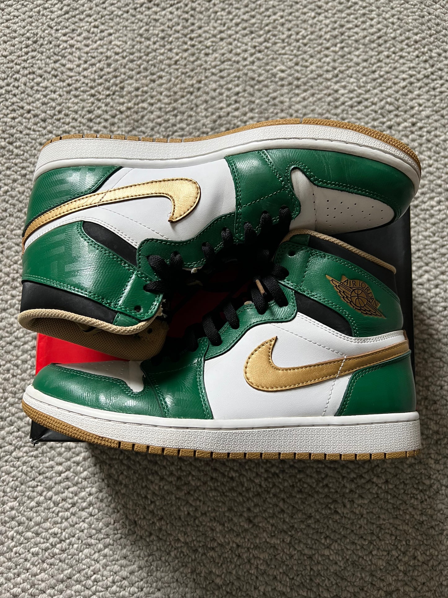 Celtics Jordan 1 Retro High OG