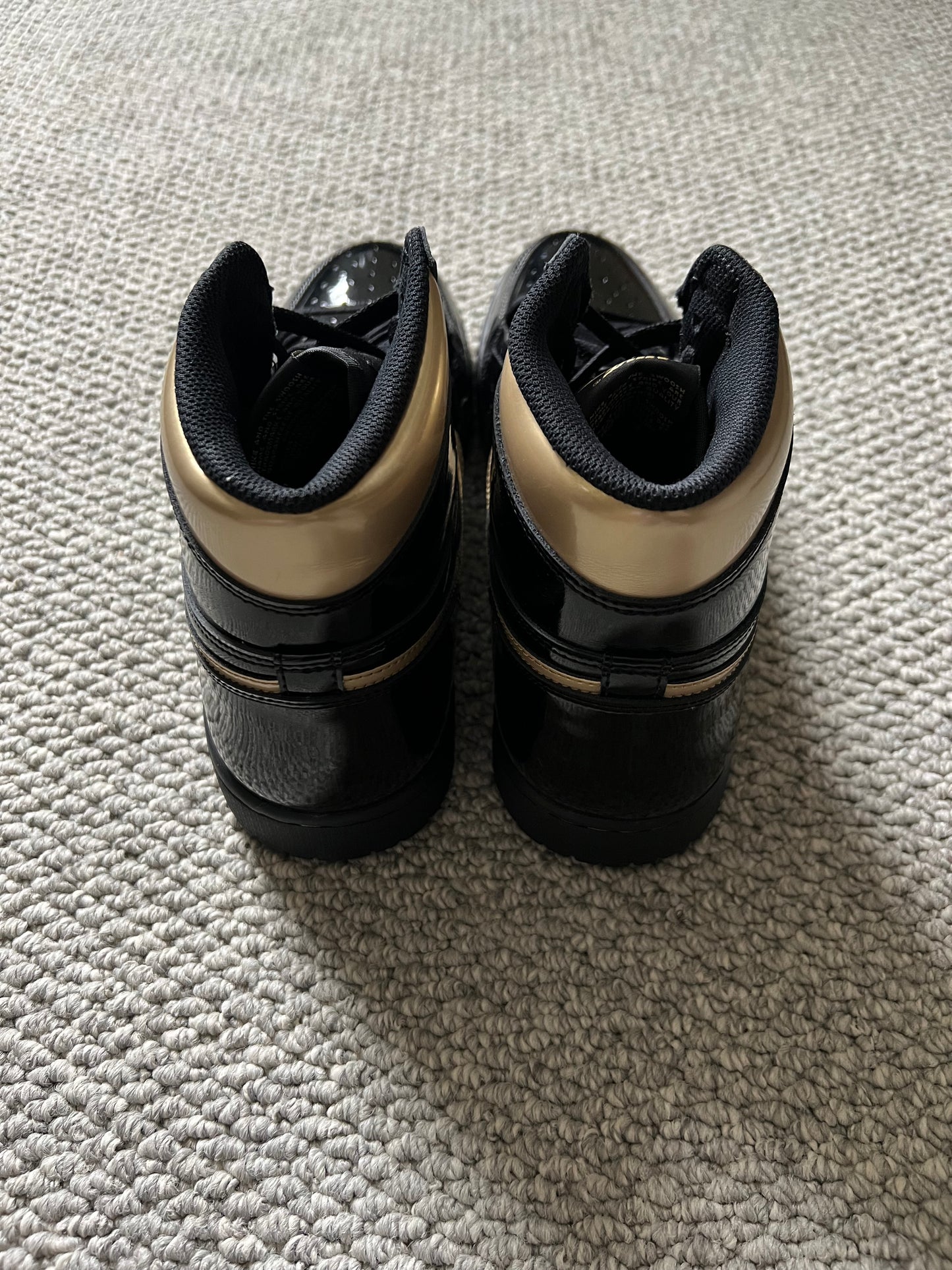 Black Metallic Gold Jordan 1