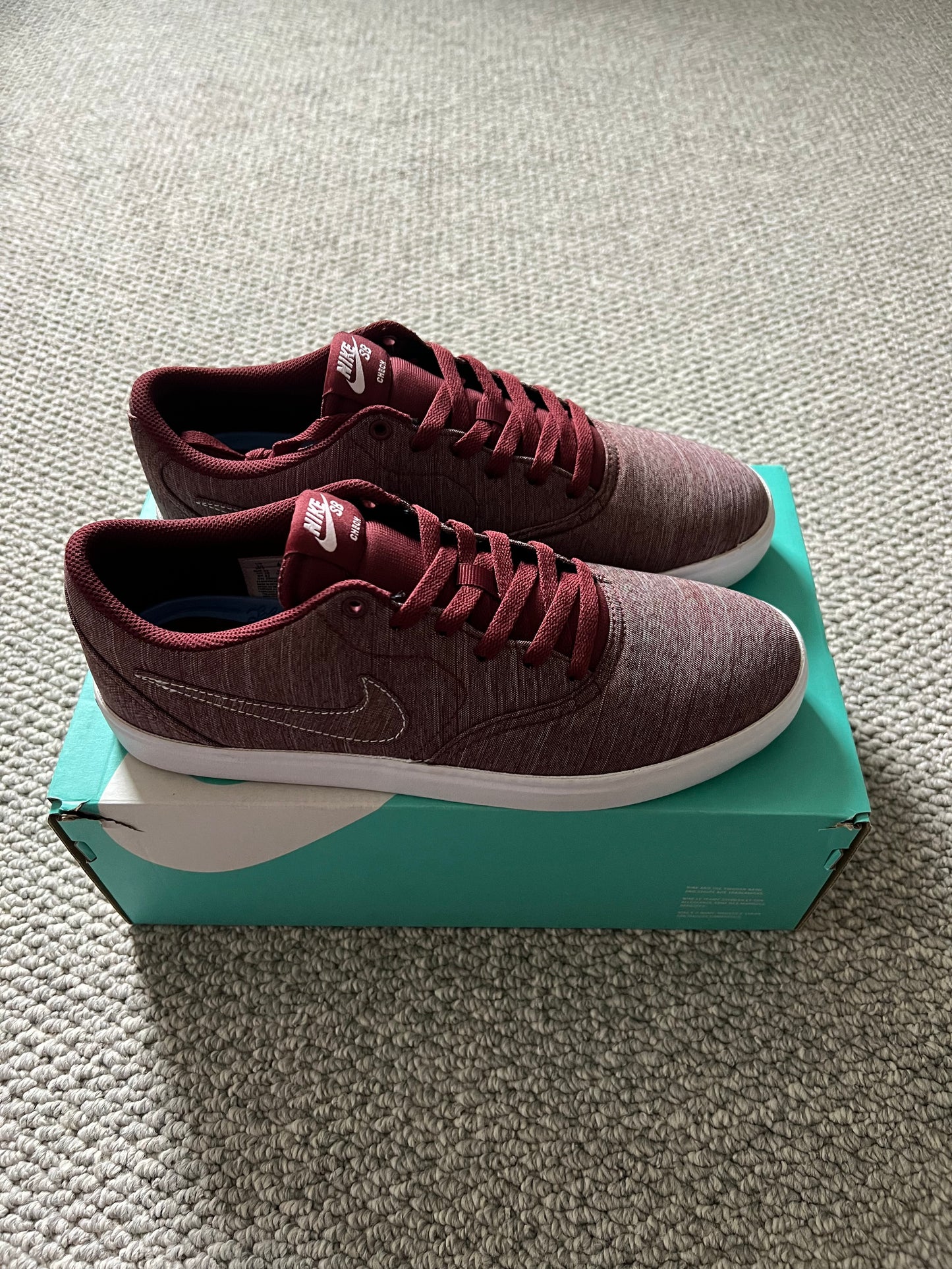Red Nike SB Solar CNVS PRM